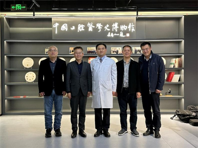 白云山和黃中藥赴中華中醫藥學(xué)會(huì )、首都醫科大學(xué)座談交流